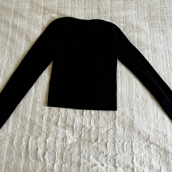 & Other Stories fitted long sleeve tee with cut out neck detail - Picture 5 of 5